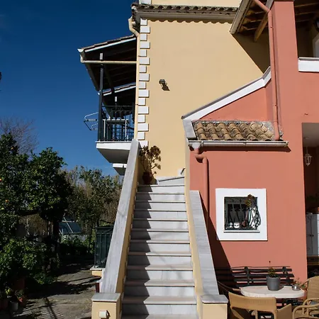 Apidalos Naus Daire *