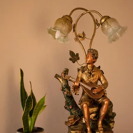 Apidalos Naus Perama (Corfu)