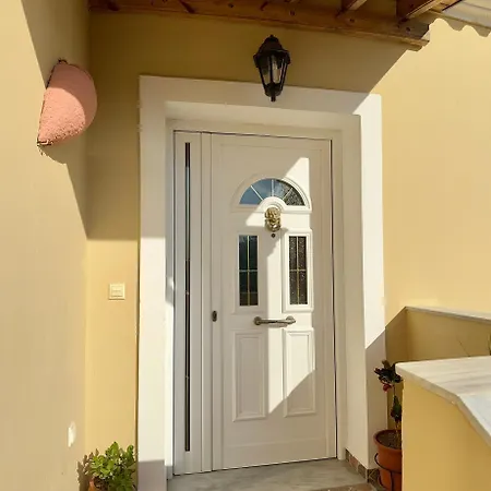 Daire Apidalos Naus Perama (Corfu)