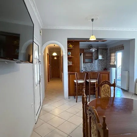 Apidalos Naus Appartement *