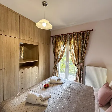 Lejlighed Apidalos Naus *